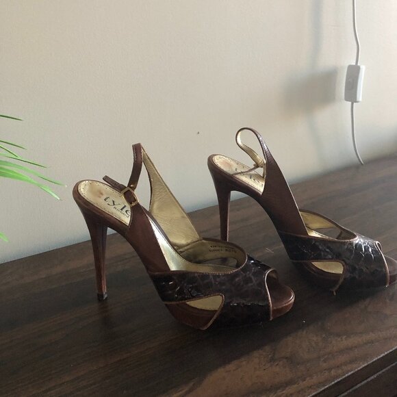 Tyler brown  leather heels 6 Size - Picture 2 of 10